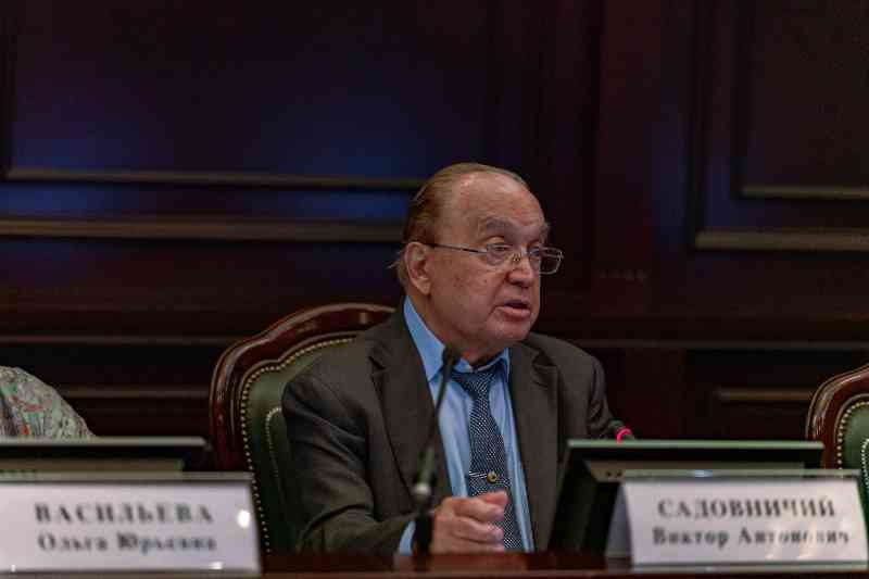 Сергей Кравцов: «Будет создана рабочая группа по введению обязательного ЕГЭ по истории для гуманитарных специальностей»